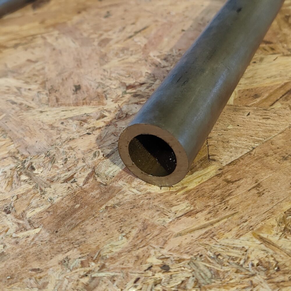 M10-PUTKI-d25x4 M10-PUTKI-d25x4