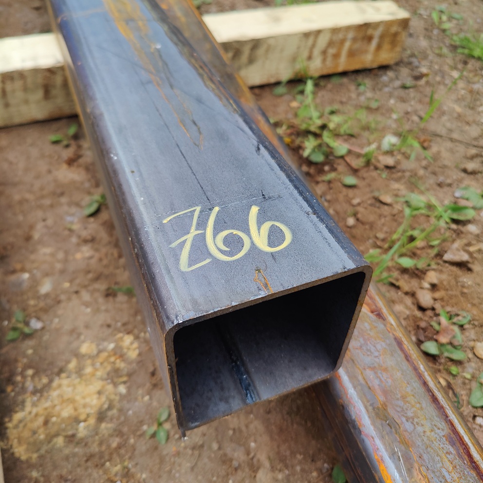 RHS 100x100x4, pituus 134,5cm